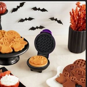 COPY - Brand new in box Dash mini waffle maker ghost